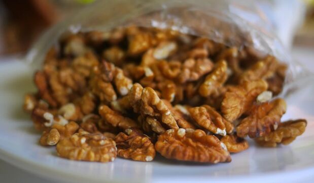 Pecans in men's diets improve blood circulation and increase potency